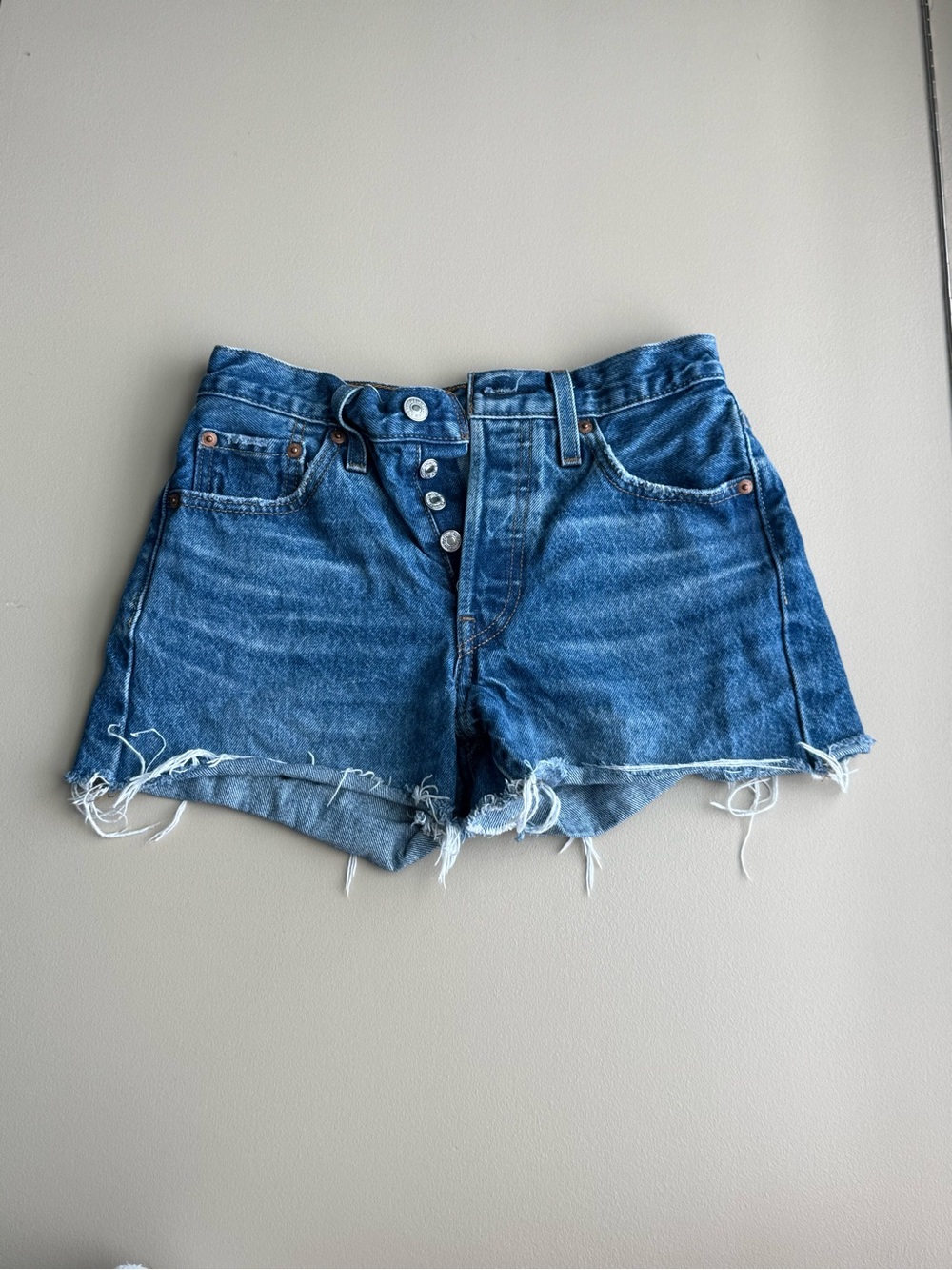 Levi’s 501 Original Button Fly Distressed Denim Shorts Women’s W24 Raw Hem